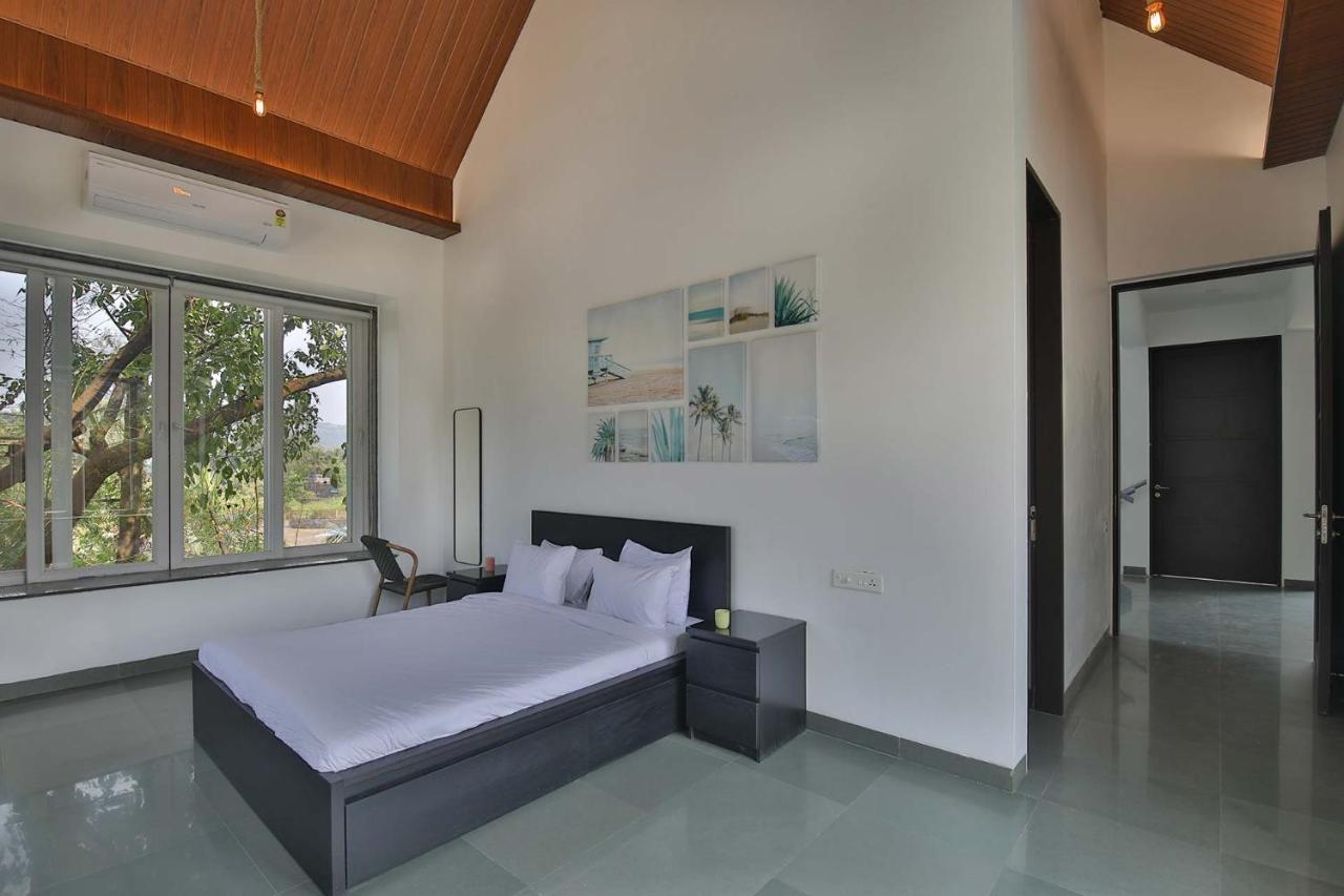 Twilight Grove By Stayvista - Pool- View Villa With Manicured Lawn, Contemporary Interiors & Home Theatre Karjat Zewnętrze zdjęcie