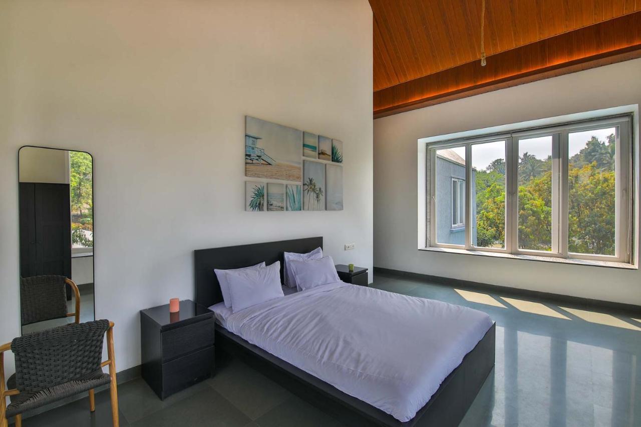 Twilight Grove By Stayvista - Pool- View Villa With Manicured Lawn, Contemporary Interiors & Home Theatre Karjat Zewnętrze zdjęcie
