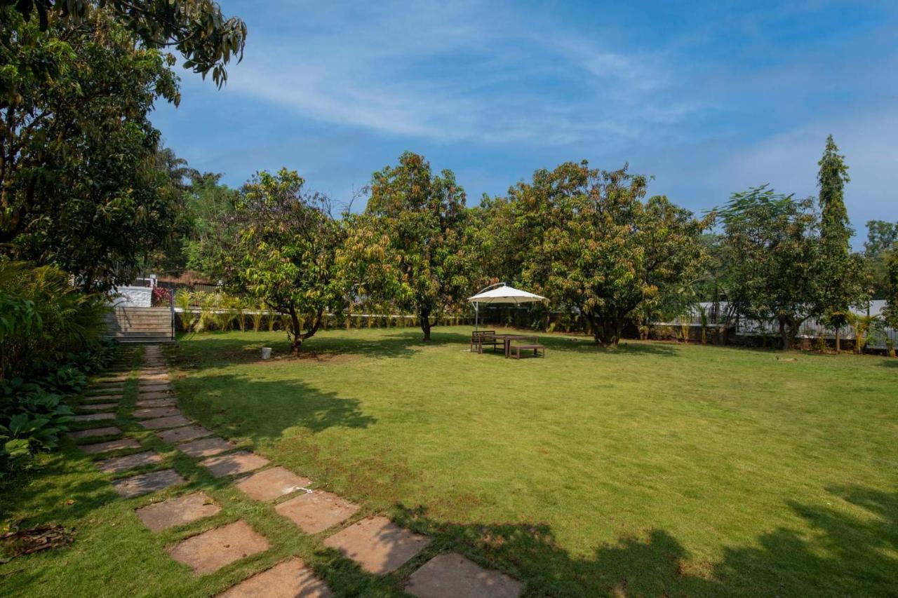 Twilight Grove By Stayvista - Pool- View Villa With Manicured Lawn, Contemporary Interiors & Home Theatre Karjat Zewnętrze zdjęcie