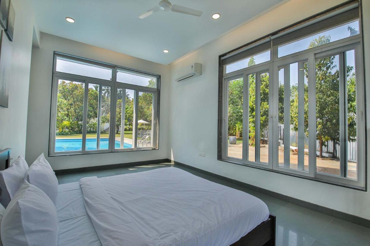Twilight Grove By Stayvista - Pool- View Villa With Manicured Lawn, Contemporary Interiors & Home Theatre Karjat Zewnętrze zdjęcie